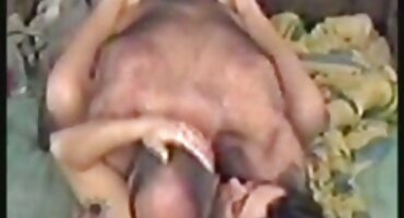 jav idol Leah Silver với một chiếc trực xxx hay thăng bắt đầu quan hệ tình dục với 2 anh chàng da đen.